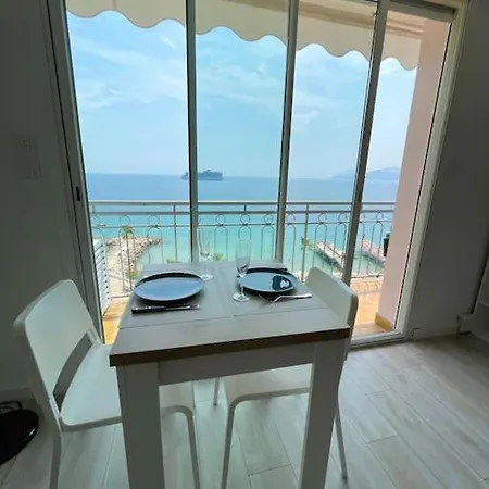 Studio Les Pieds Dans L'eau Apartment Cannes